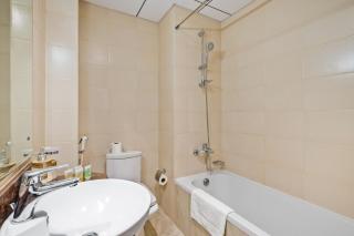 Furnished Studio In Eagle Heights, Sports City - Dubai - 3