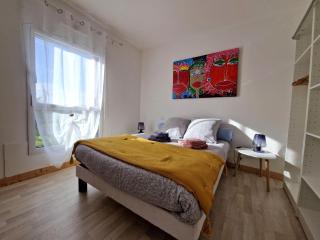 Modern house near the coast - 3