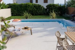 Villa Botanica - Elegant family house with beautiful pool and garden near the sea - 0