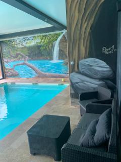 Logement @ 10 personnes avec piscine intérieure 31 degrés zoo de la FLECHE 24 h du Mans - La Flèche - 8