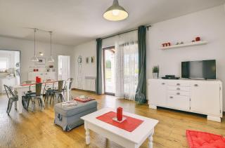 Traumhafte Villa mit privatem Pool, WLAN, Kinderspielplatz und großen Garten mit Grill - Marčana - 1
