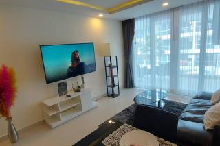 Grand Avenue, Luxury Suite, 72sqm pool view with lounge area - 1