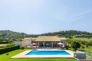 Villa Can Terres, con preciosa piscina y preciosas vistas a la montaña - 0