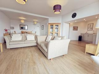 24 CLIFF APARTMENT-3 BED-GROUND FLOOR-SEA VIEWS - Trearddur - 9