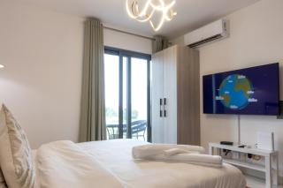 Modern Studio Apartment, Lennox - 2