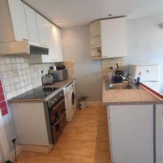 Flat with excellent transport links to central London. - Elmers End - 6