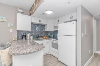 Nicely Updated Direct Ocean Front Studio with Panoramic Views Palace Resort 2101 - Myrtle Beach - 1