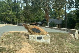 Rustic Flames & 4-Bedroom Comfort - West Monroe - 8