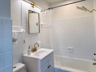 Southeast Suite / 1BD/1BA Apt near UE - Evansville - 1
