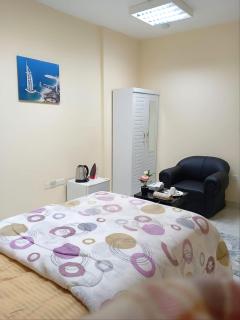 MBZ - Pleasant Tidy Room - 5