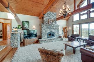 Pine Mountain Club Cabin with Private Deck and Views! - Pine Mountain Club - 5