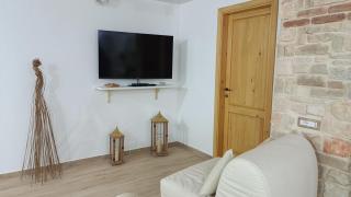 Taverna Andrea, Residenza Privata - 1