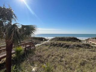 Oceanfront Oasis: Endless Ocean Views & Luxury Amenities Minutes to Attractions - Myrtle Beach - 0