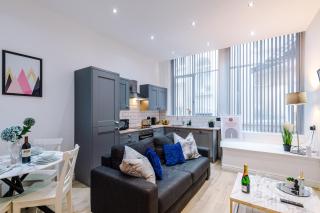 Modern 2-bedroom Apt In The Heart Of City Centre - Liverpool - 0