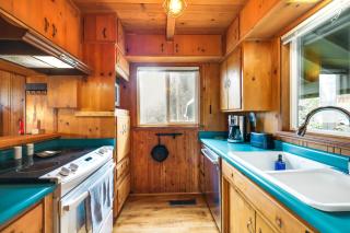 Cozy Mi-Wuk Village Cabin 18 Mi to Dodge Ridge! - Mi-Wuk Village - 1