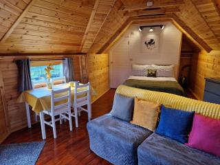 The Hive - Unique log cabin with wood burning stove - Ludchurch - 9