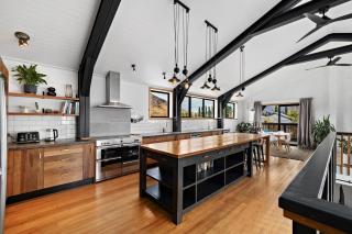 The Shotover Barn -Mountain View Retreat- 13 guests - Queenstown - 8
