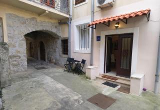 Apartment Zlatko , ten steps to the sea - 3