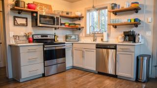 Elk Street Retreat - Private Home near Glacier Park, Pet Friendly! - Columbia Falls - 9