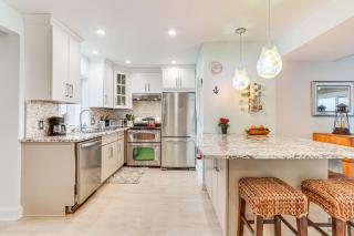 Bright Milford Beach House with Outdoor Shower - Milford - 9
