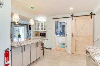 Bright Milford Beach House with Outdoor Shower - Milford - 1