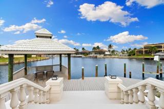 Dream Waterfront Beach Vacation on Marco Island - Marco Island - 1
