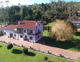 AG Casa de Aldea Laxe con jardín y playa a 7km - 0