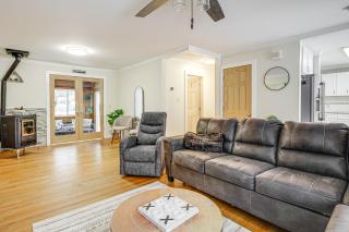 Family-Friendly Home w/ Hot Tub, Near Lake George! - 6