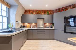 Newly-Refurbished Loft-Style Flat Farringdon! - London - 7
