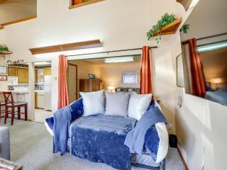 Warm McCall Condo Half-Mile to Payette Lake! - 2