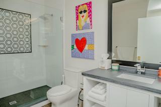 The Hive 301 King Suite - Wilmington - 6