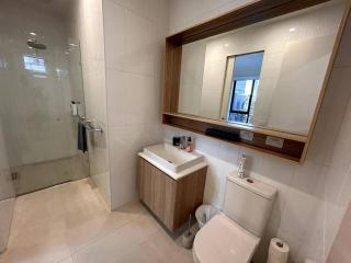 Four-Bedroom Town House in Port Melbourne - 7