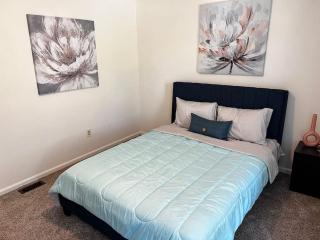 Unwind in Tranquil Style - Spacious 3-Bed Haven - 5