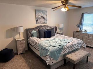 Unwind in Tranquil Style - Spacious 3-Bed Haven - 1