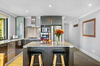 Lakefront Luxury 912 The Beacon 3 Bedroom - Queenstown - 4