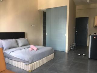 216 Nana’s Homes WiFi n Netflix w Router in room - Petaling Jaya - 4
