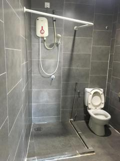 216 Nana’s Homes WiFi n Netflix w Router in room - Petaling Jaya - 9
