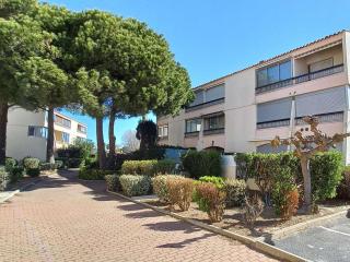 T2 au cœur de Marseillan Plage avec terrasse, parking privé, proche commodités et animaux acceptés - FR-1-387-202 - 7