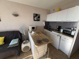 T2 à Valras-Plage, 4 pers, à 30m de la plage, parking privé, cuisine équipée - FR-1-701-74 - Valras-Plage - 2