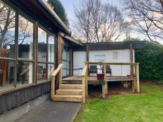 Unique and Charming Garden Cottage/Campervan - - 1
