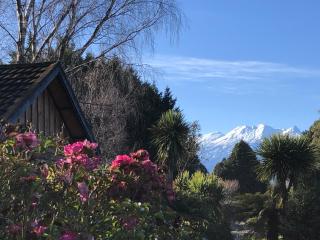 Unique and Charming Garden Cottage/Campervan - - 8