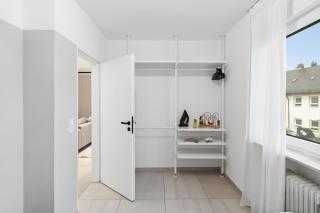 Day Young Life 1 or 2 Aparts - 1