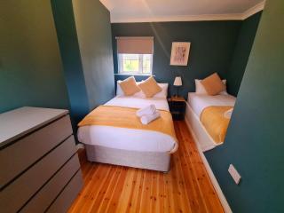 Stylish 3 Bedroom Galway House - Galway - 4