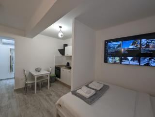 Three Studios With Ensuite Baths - 4