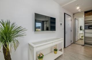 Deluxe Apartments - 2