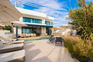 Frontline 6 BDRM Luxury Villa w Beach Access - Marbella - 4