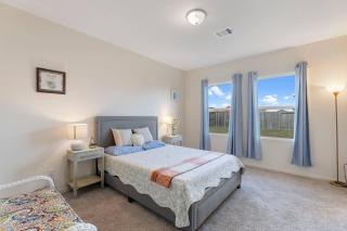 Your cozy home in Brookshire - - 4