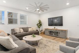 Desert Color Lake House townhouse - 3