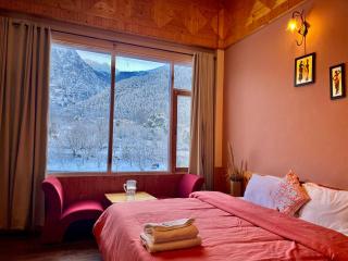 Flüstern Hostel and Café - Nagar - 9