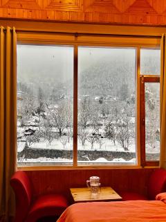 Flüstern Hostel and Café - Nagar - 4